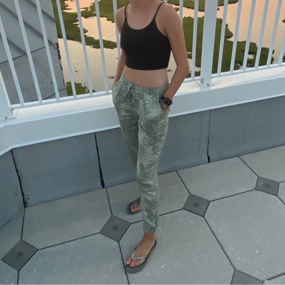 Palm green joggers - Picture 1 of 3